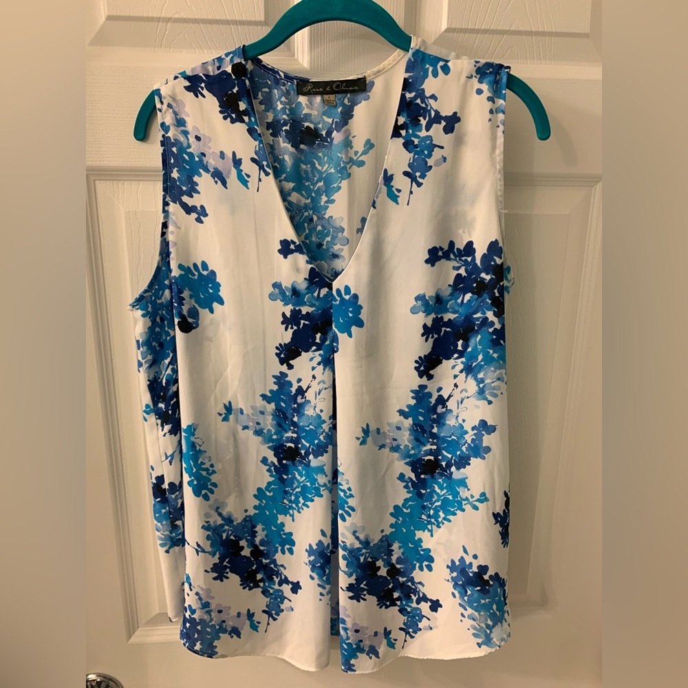 Rose & Olive White and Blue Floral Tank Size L